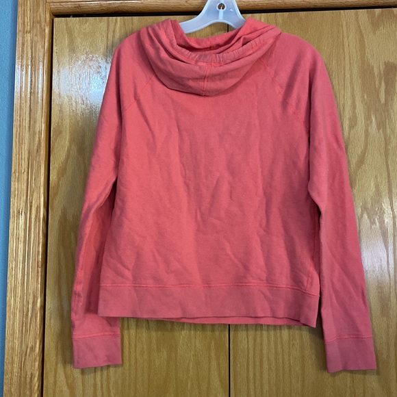 Girls medium Under Armor sweatshirt - Picture 3 of 3